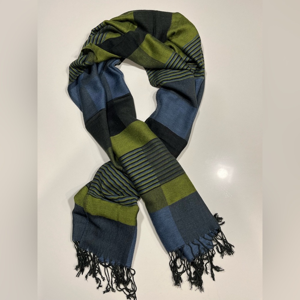 NWOT scarf  shawl wrap 64L x 28W